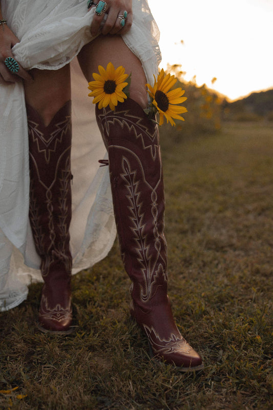 How to Style Knee-High Cowboy Boots for a Fashionable Look